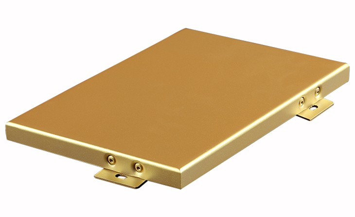 氟碳鋁單板介紹------------------------  氟碳鋁單板作為幕墻的一種形式，多用于作墻體 蔽護和不采光的墻壁，代替馬賽克和一般噴沙外墻。鋁單板幕墻 作為鋁單板幕墻的一種，以其質地輕，強度好的物點在高層建筑的作用上有優勢，由于高層建筑時刻受到各種荷載的作用，所受風壓大，馬賽克容易脫落，硬度不強 的幕墻材料會因為大的風壓而變形。高層建筑作為幕墻使用大戶，鋁單板幕墻基于它獨特的優勢而得以大量使用    ◆色彩艷麗，久經耐用、不褪色，  ◆環保、防火、防潮，  ◆品種多元化，圖案，色彩可以根據用戶要求定做，  ◆ 良好的平整性、防潮性和抗油性  ◆ 非常出色的耐腐蝕性，抵抗潮濕環境、紫外線  ◆ 無懈可擊的防火、防潮功能及耐腐蝕性功能，吸音、隔熱性能好，具有完美的吸音效果  ◆ 鋁網板結構精巧，拼接無縫，可保持二十年不變色；  ◆ 無毒無味，環保，可回收     01.jpg  氟碳鋁安裝工藝------------------------   1、施工前，對照鋁板幕墻的骨架設計，復檢主體結構的質量。因為主體結構質量的好壞，對幕墻骨架的排列位置影響較大。特別是 墻面垂直度，平整度的偏差，以及外墻洞口位置，將會影響整個幕墻的水平位置。  2、詳細核查施工圖紙和現場實測尺寸，以確保設計加工的完善。  3、鋁板幕墻依靠腳手架進行施工，根據幕墻骨架設計圖紙規定的高度和寬度，搭設施工雙排腳手架。腳手架距墻面不小于50cm，以方便施工。  4、外墻面底層抹灰施工完畢，并檢查驗收合格  02.jpg  氟碳鋁單板應用案例------------------------    1bdd513271e595e9.jpg